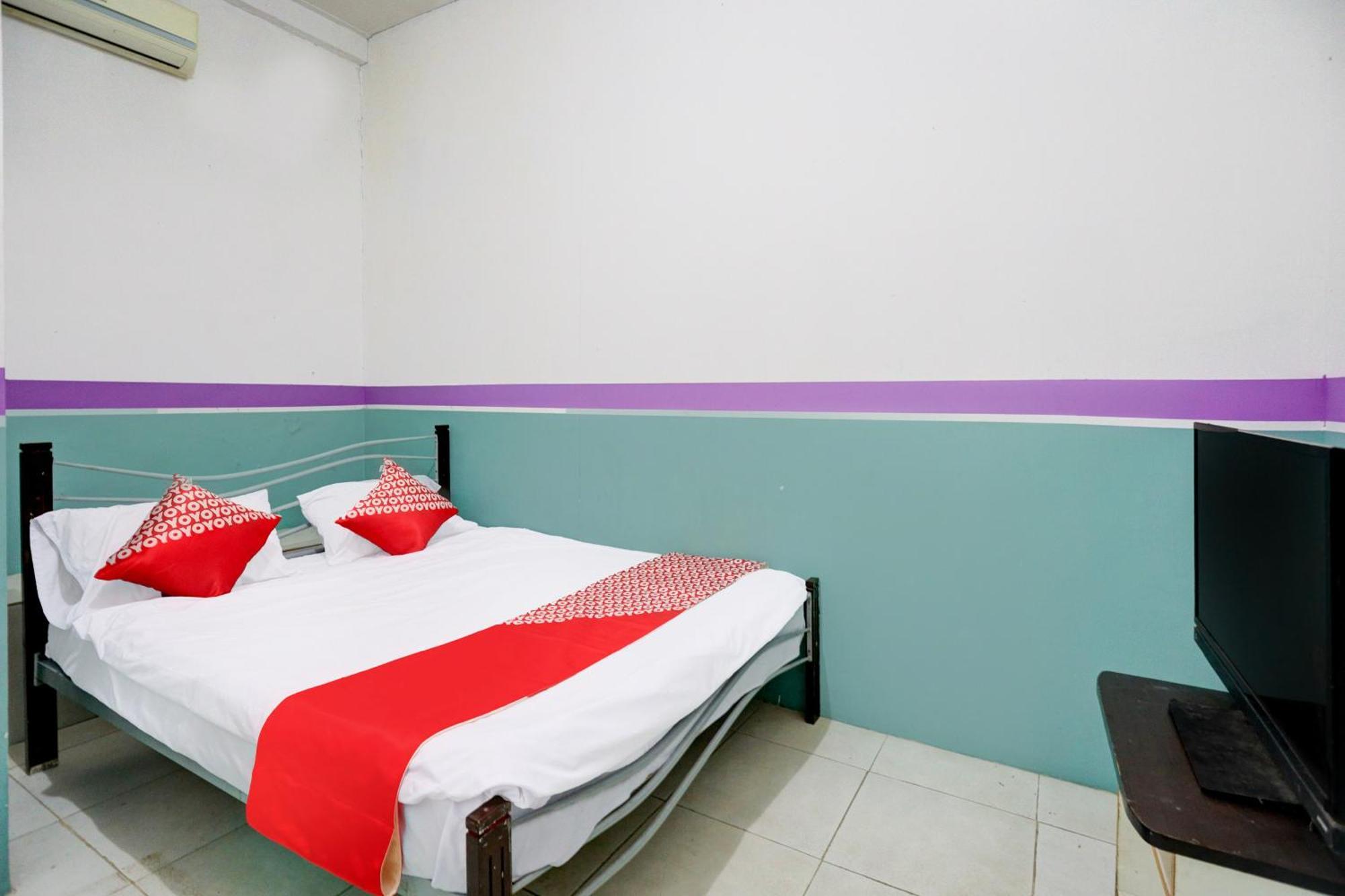 Oyo 93781 California 2nearnagoya Hill Shopping Mall 2* Batam