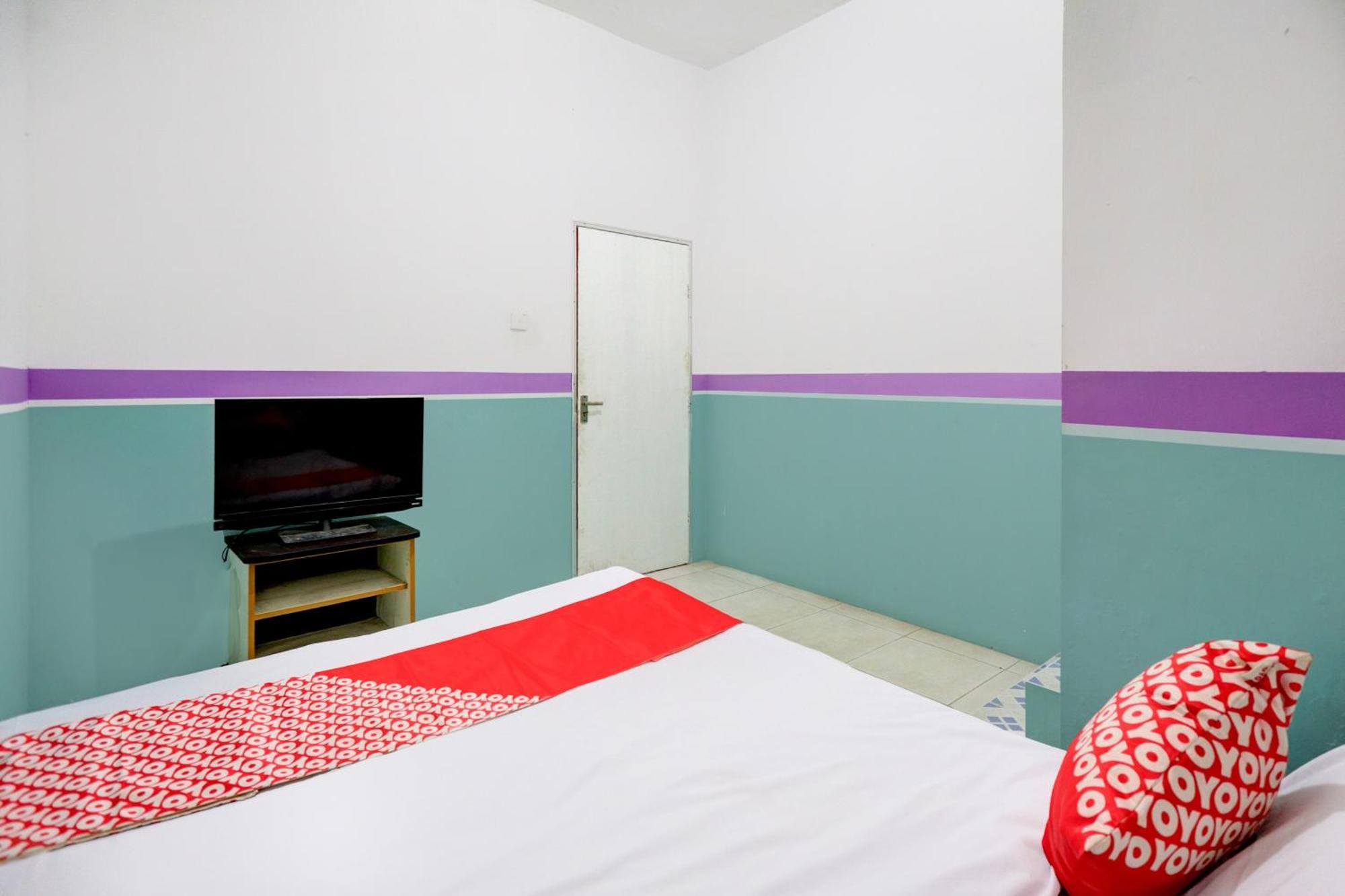 Hotel Oyo 93781 California 2nearnagoya Hill Shopping Mall Batam